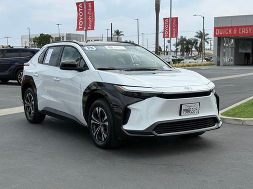 Pearl 2025 Toyota bZ4X XLE