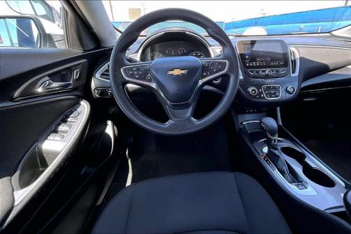 Summit White 2024 Chevrolet Malibu LT