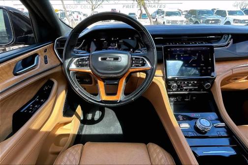 2023 Jeep Grand Cherokee Summit