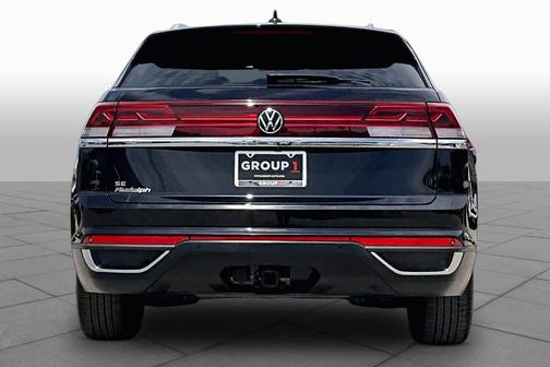 Deep Black Pearl Effect 2024 Volkswagen Atlas Cross Sport 2.0T SE w/Technology