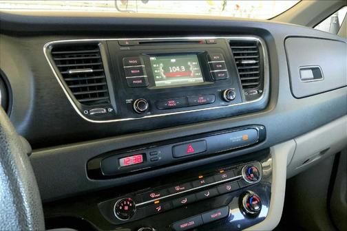 2016 Kia Sedona L