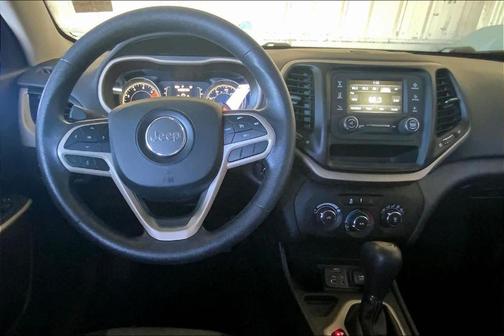 2017 Jeep Cherokee Sport