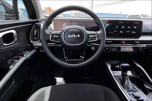 Metal 2025 Kia Sorento LX