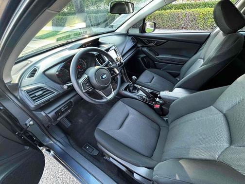2017 Subaru Impreza 2.0i