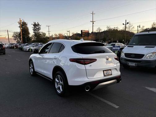 2018 Alfa Romeo Stelvio Base