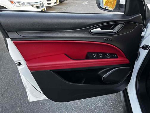 2018 Alfa Romeo Stelvio Base