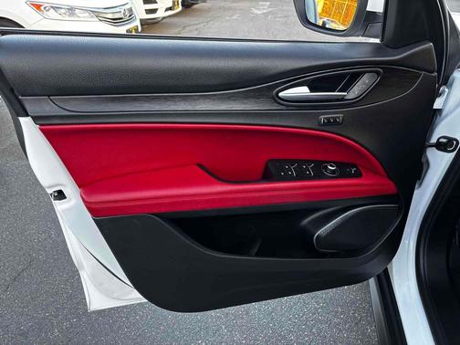 2018 Alfa Romeo Stelvio Base