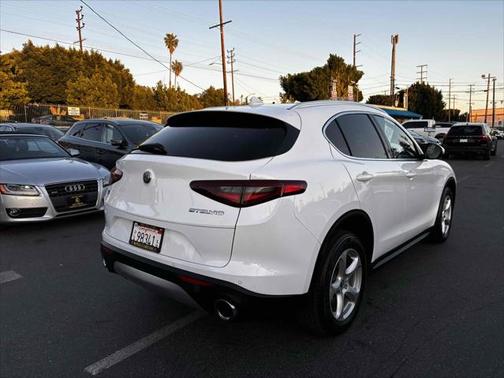 2018 Alfa Romeo Stelvio Base