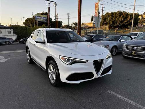 2018 Alfa Romeo Stelvio Base