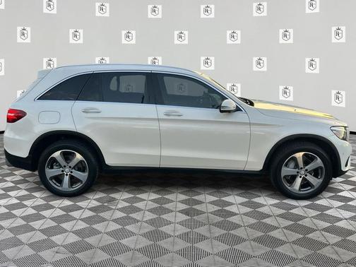2017 Mercedes-Benz GLC 300 Base
