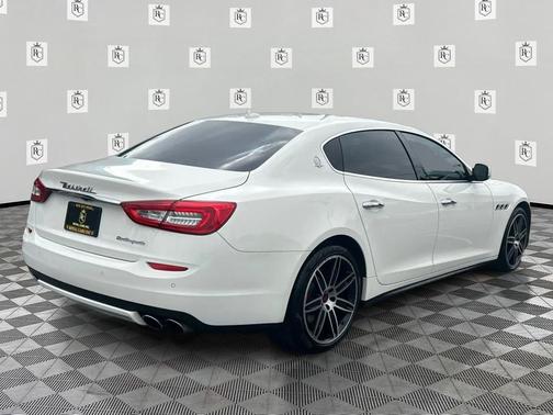 Bianco 2016 Maserati Quattroporte S
