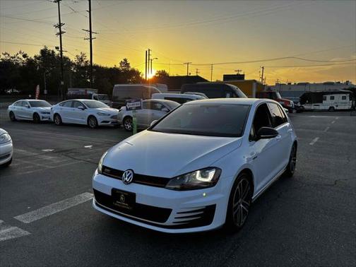 2017 Volkswagen Golf GTI 2.0T SE 4-Door