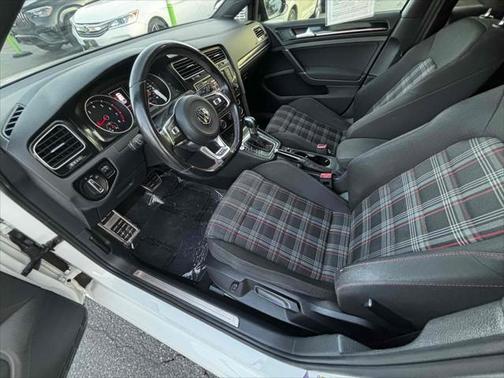 2017 Volkswagen Golf GTI 2.0T SE 4-Door