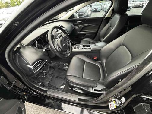 2018 Jaguar XE 25t Premium