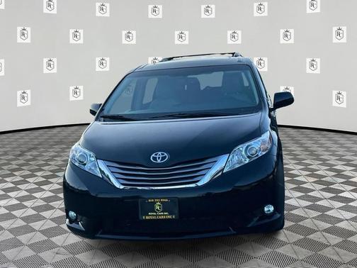 Midnight Black Metallic 2016 Toyota Sienna XLE Premium