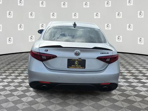 2018 Alfa Romeo Giulia Base