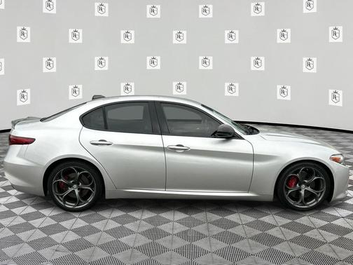 2018 Alfa Romeo Giulia Base