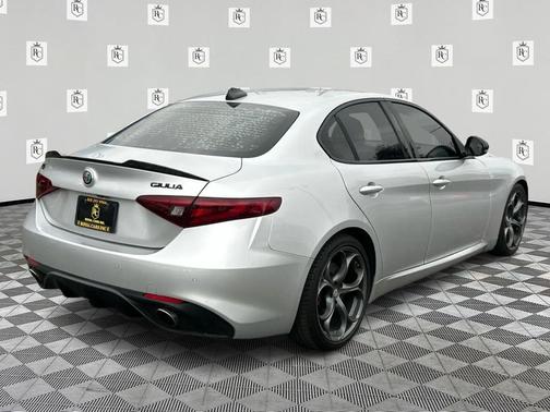 2018 Alfa Romeo Giulia Base