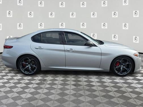 2018 Alfa Romeo Giulia Base