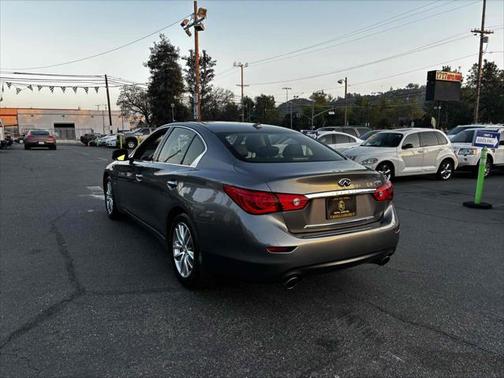 2016 INFINITI Q50 Base
