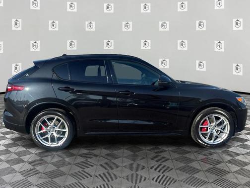 Vulcano Black Metallic 2020 Alfa Romeo Stelvio Ti Sport