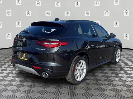 Vulcano Black Metallic 2020 Alfa Romeo Stelvio Ti Sport