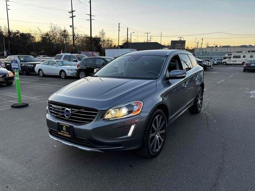 2016 Volvo XC60 T5 Drive-E Platinum