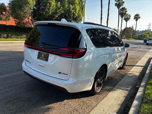 2021 Chrysler Pacifica Hybrid Limited