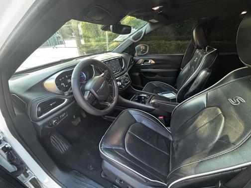 2021 Chrysler Pacifica Hybrid Limited