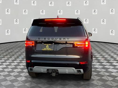 Carpathian Grey Premium Metallic 2020 Land Rover Discovery Landmark Edition