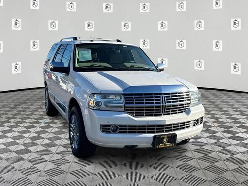 2012 Lincoln Navigator Base