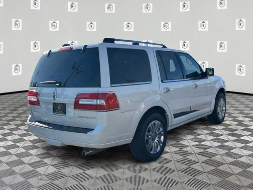 2012 Lincoln Navigator Base