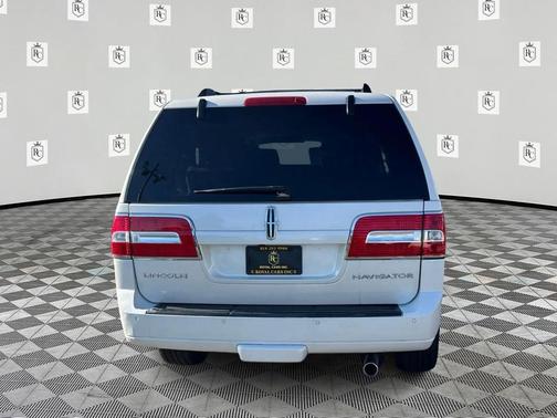2012 Lincoln Navigator Base