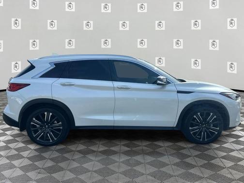 Majestic White 2022 INFINITI QX50 LUXE