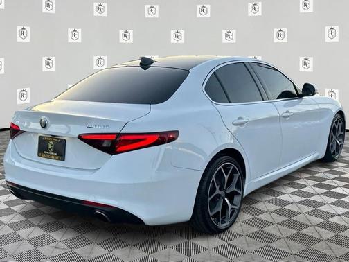 2019 Alfa Romeo Giulia Base