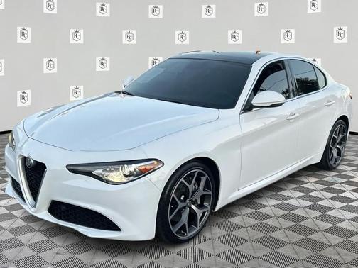 2019 Alfa Romeo Giulia Base