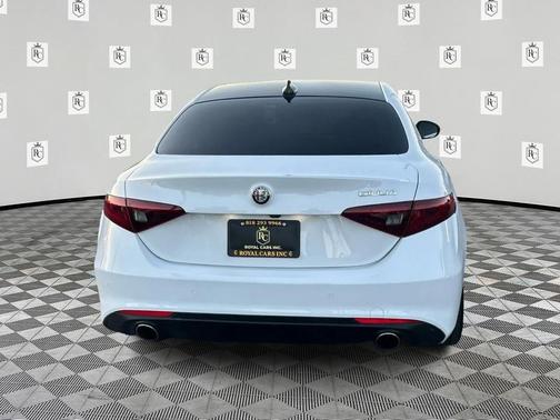2019 Alfa Romeo Giulia Base