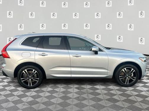 2019 Volvo XC60 T5 Momentum