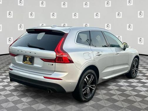 2019 Volvo XC60 T5 Momentum