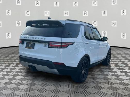 Fuji White 2017 Land Rover Discovery HSE
