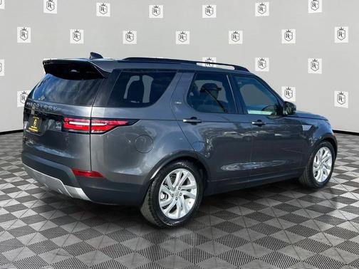 Gray 2018 Land Rover Discovery HSE