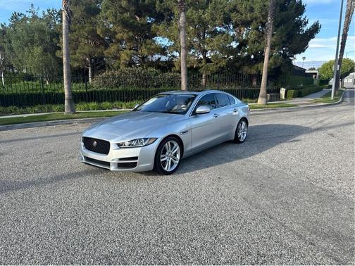 Rhodium Silver Metallic 2017 Jaguar XE 35t Prestige