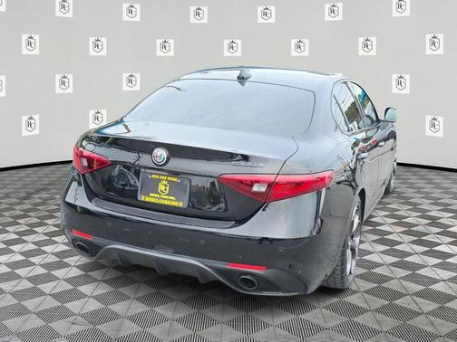 2019 Alfa Romeo Giulia Sport