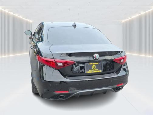 2019 Alfa Romeo Giulia Sport