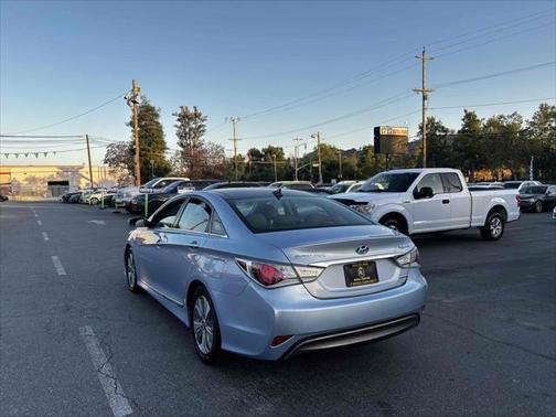 2015 Hyundai SONATA Hybrid Limited