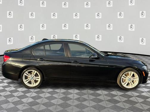 Black Sapphire Metallic 2018 BMW 320 i