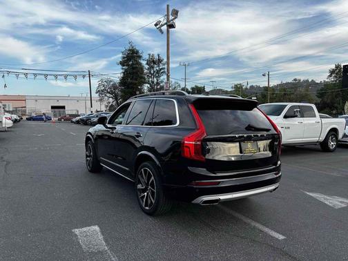 2019 Volvo XC90 T6 Momentum