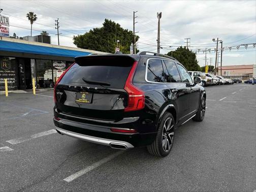 2019 Volvo XC90 T6 Momentum