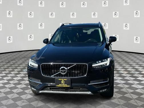 2019 Volvo XC90 T6 Momentum