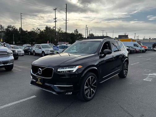 2019 Volvo XC90 T6 Momentum